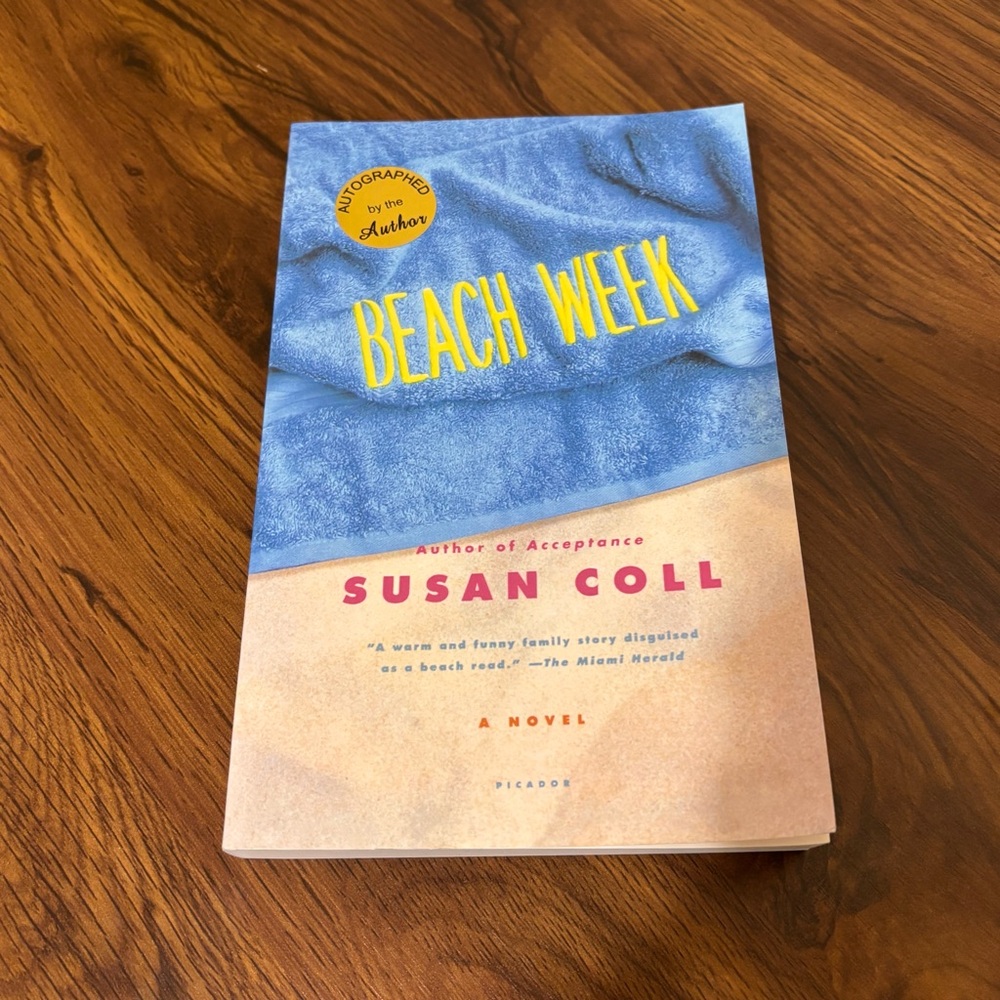 3/$20 📚 Beach Week Susan Coll Autographed Paperback